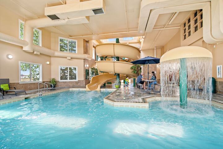 Hotel with Pool
