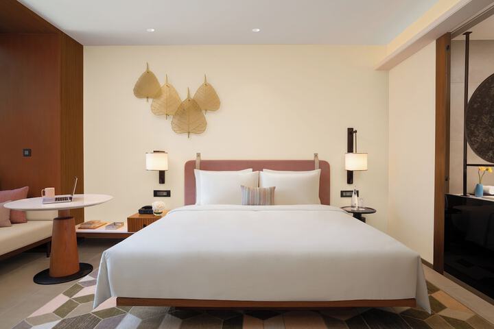 Room 12 of 44