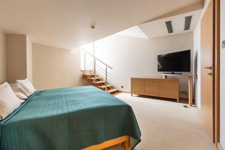 Room 16 of 70
