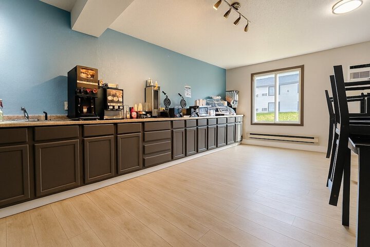 Breakfast/Coffee Service 30 of 43