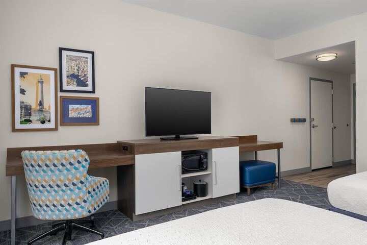 Room 13 of 38