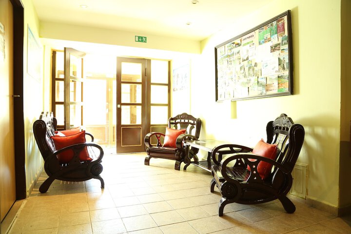 Check-in/check-out kiosk
