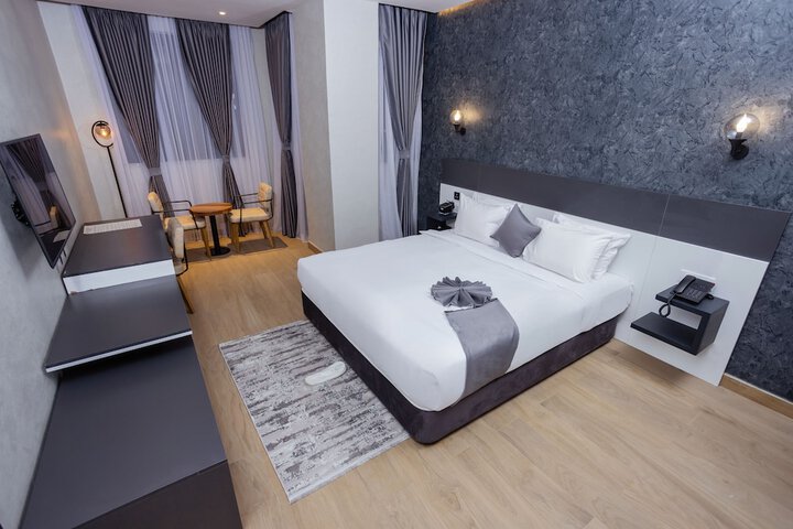 Room 5 of 49