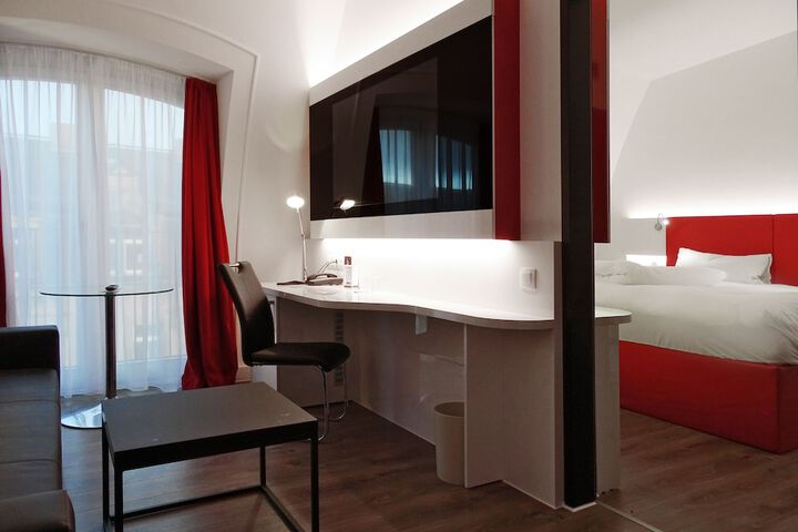 Room 27 of 60