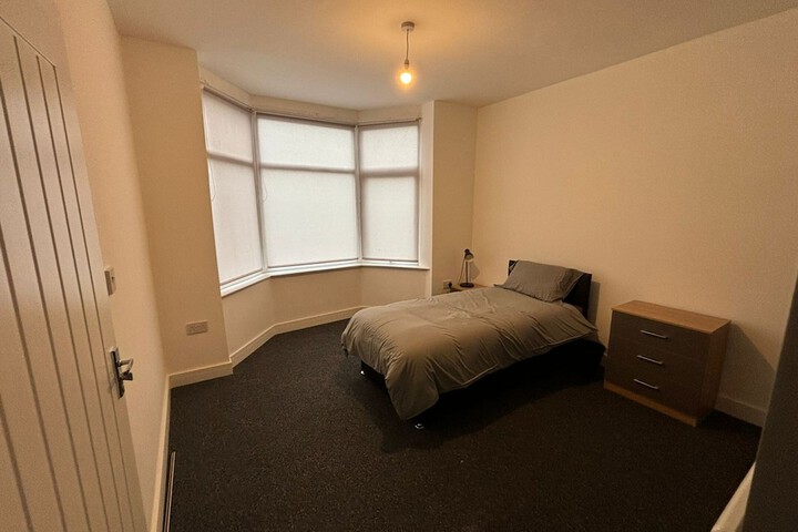 Room 27 of 93
