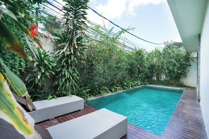 Pool Hotel