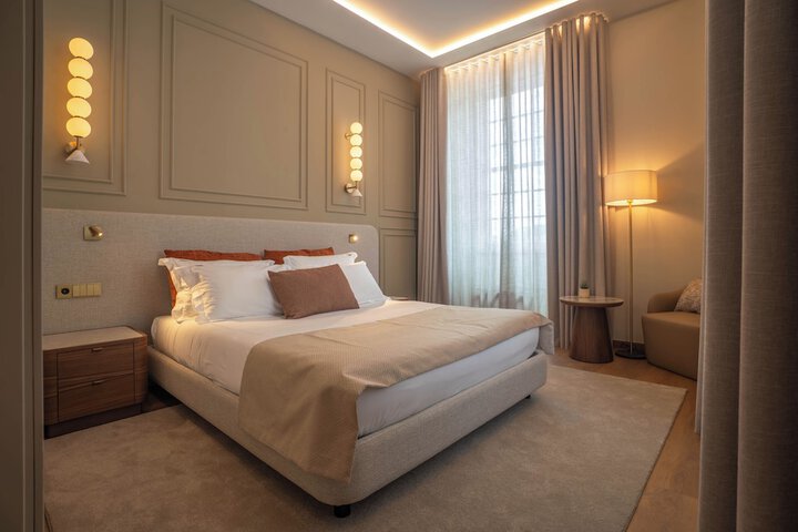 Room 12 of 48