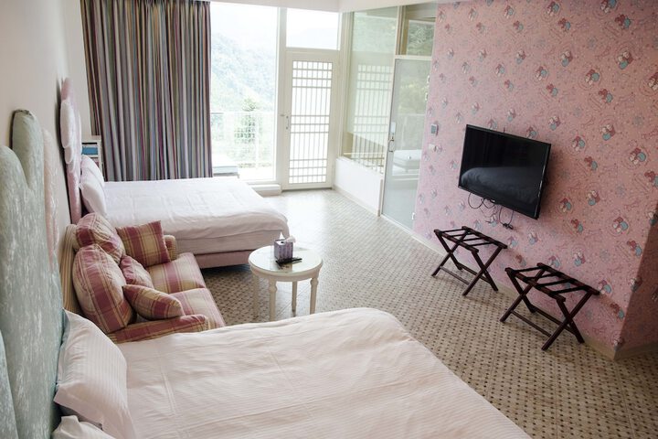 Room 14 of 40
