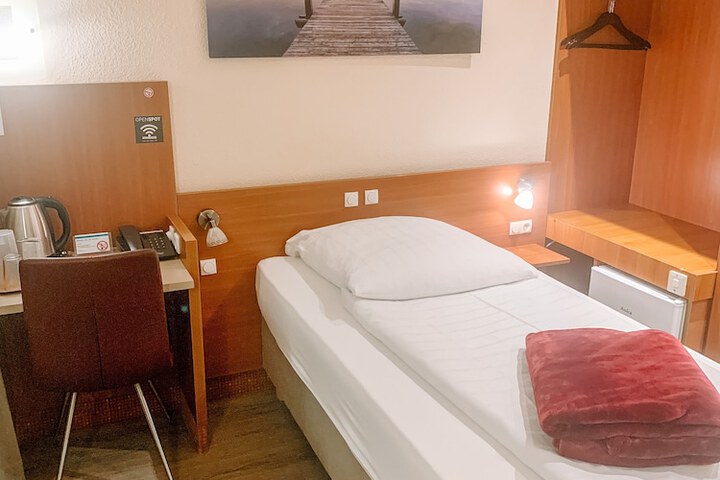 Room 19 of 47