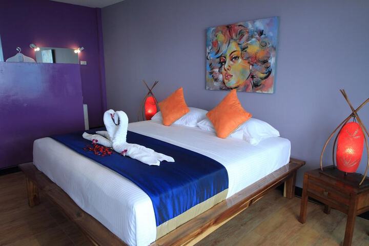 Room 2 of 30