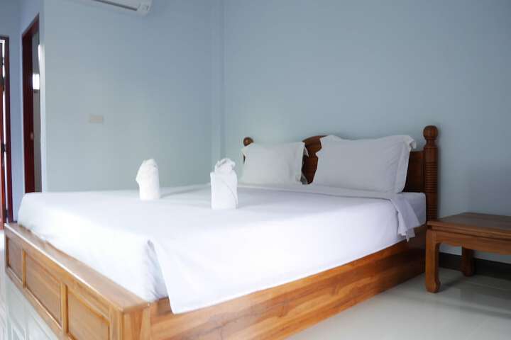 Room 3 of 34