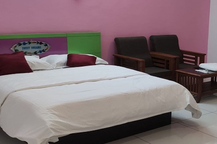 Room 2 of 9