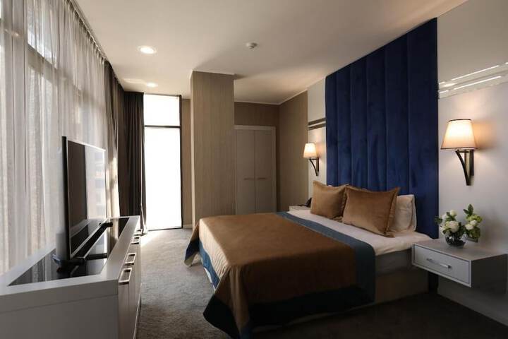 Room 8 of 36