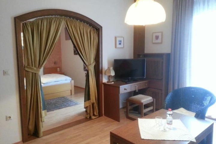Room 10 of 62
