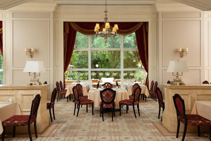 Dining 64 of 97