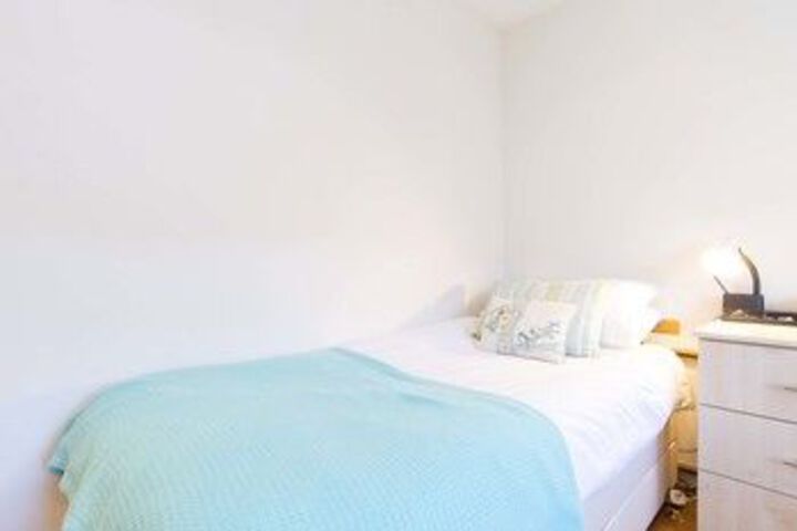 Room 8 of 17