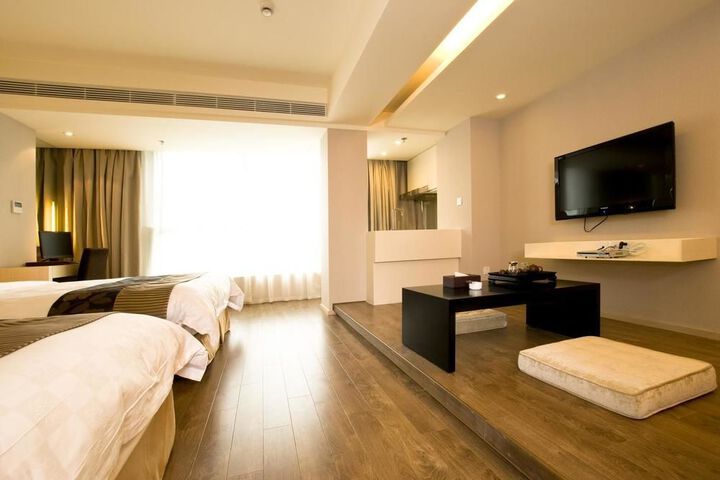 Room 13 of 166