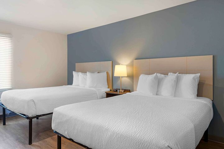 Standard Studio 1 Queen Bed (4 of 11)