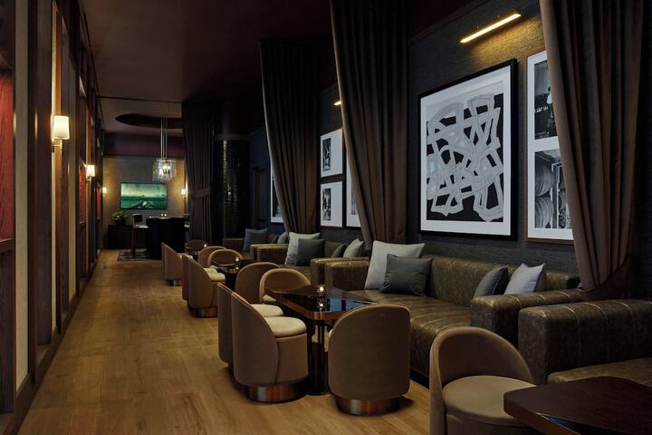 Lounge 111 of 141