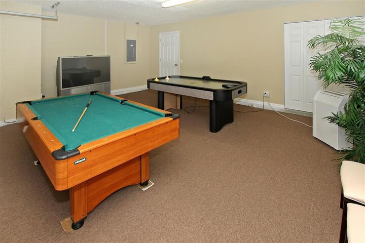 Room 10 of 11