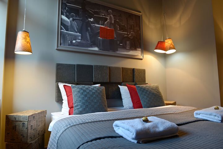 Room 3 of 41