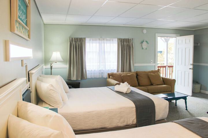 Room 15 of 111