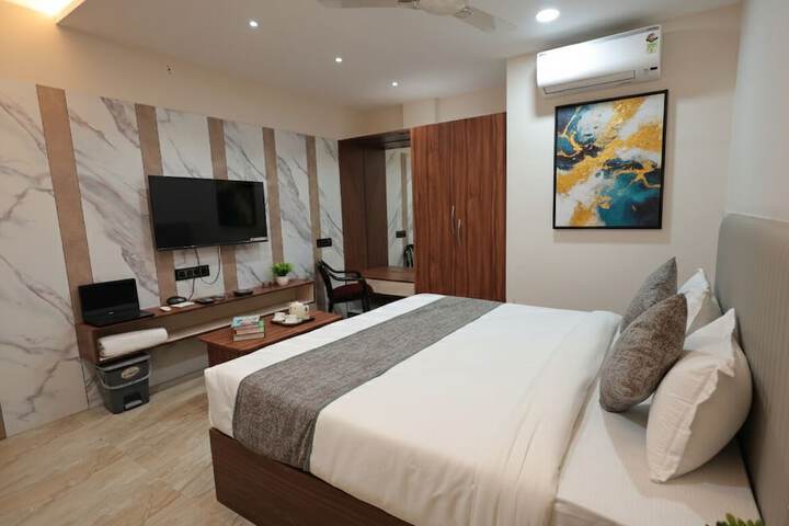 Room 10 of 42