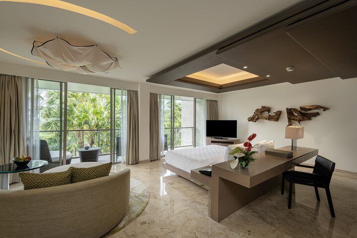 Room 15 of 204