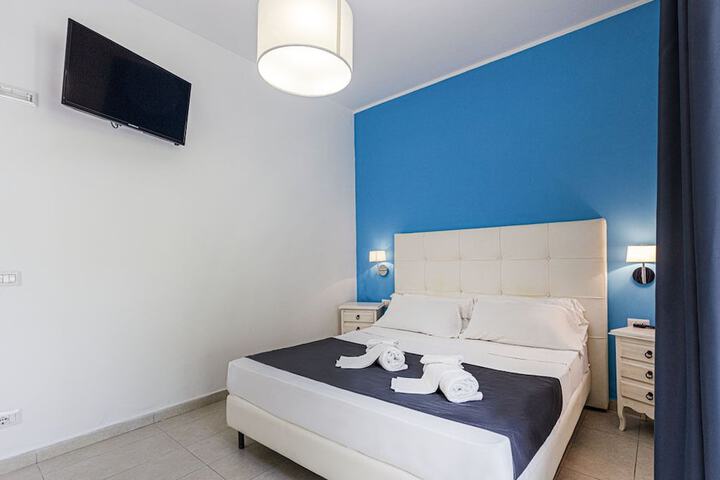 Room 43 of 194