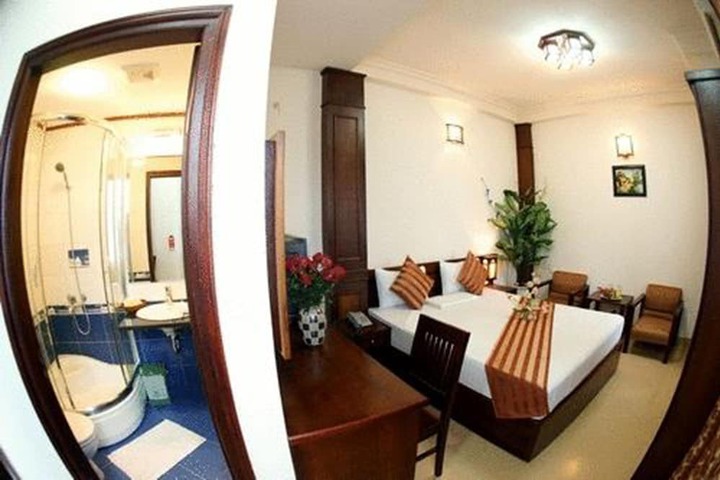 Room 7 of 27
