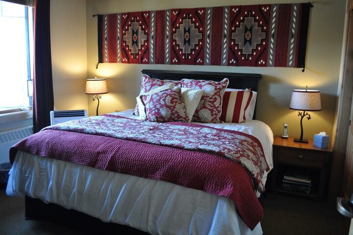 Room 4 of 35
