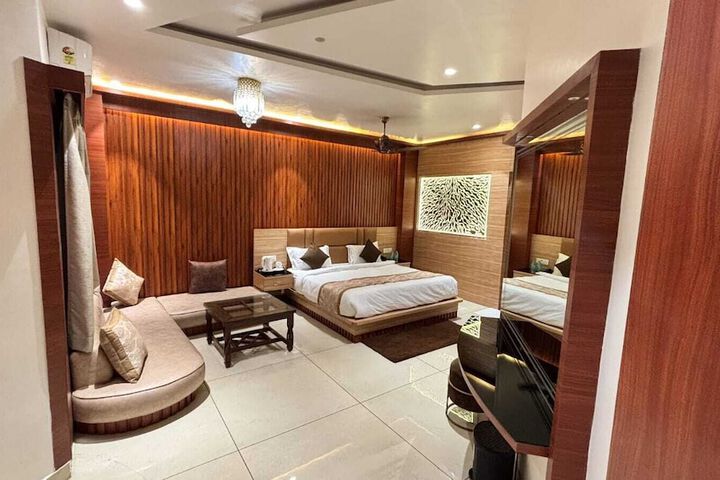 Room 16 of 54