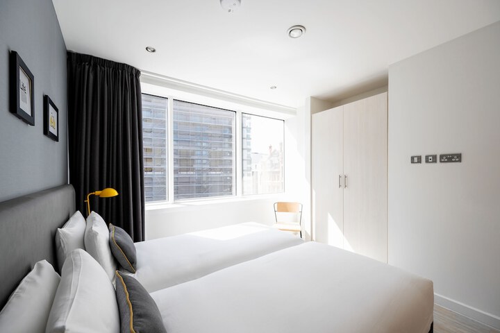 Room 16 of 39