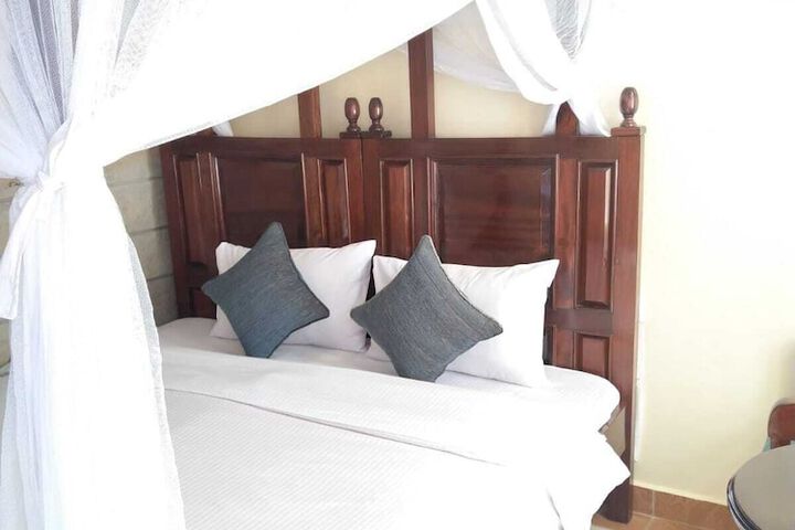 Room 5 of 20