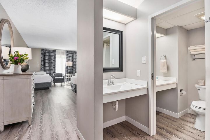 Room 5 of 16
