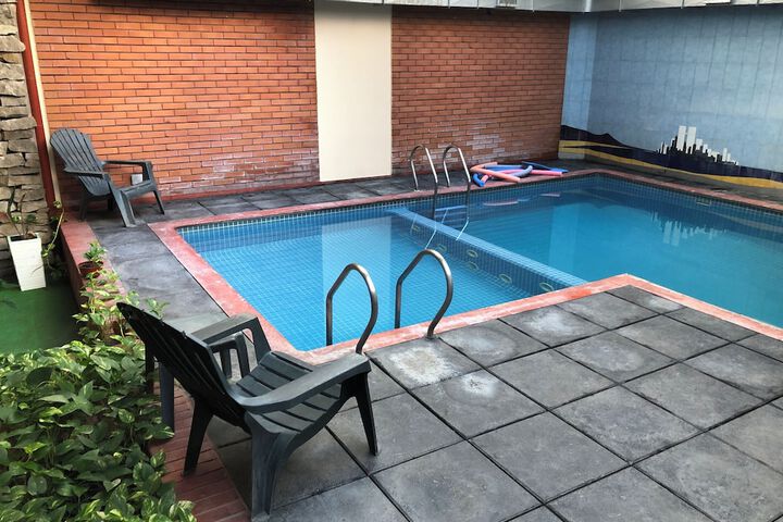 Pool 18 of 28