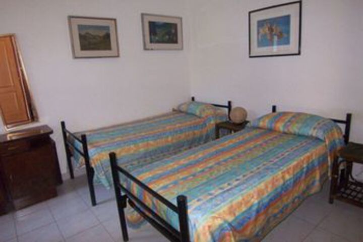Room 6 of 15