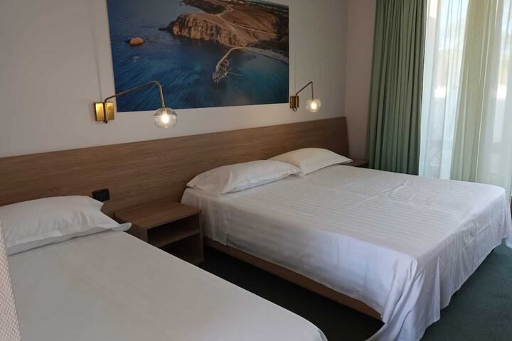 Room 4 of 54