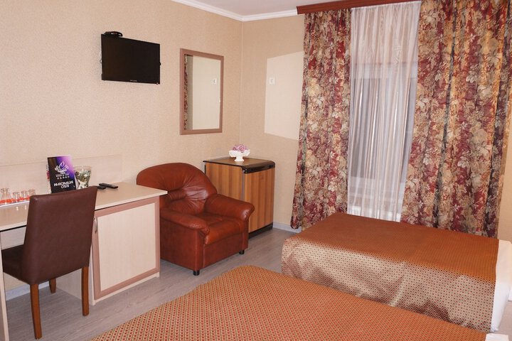 Room 3 of 42