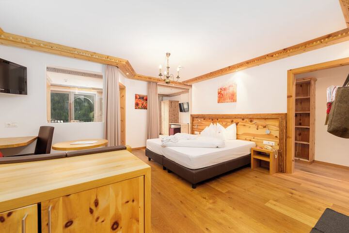 Room 28 of 85