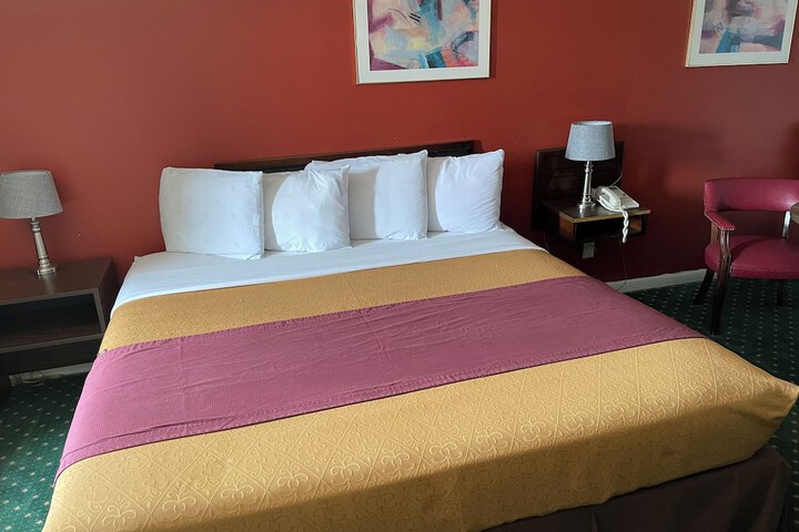 Room 34 of 91