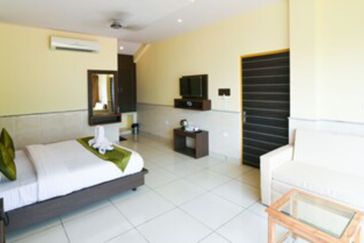 Room 33 of 40