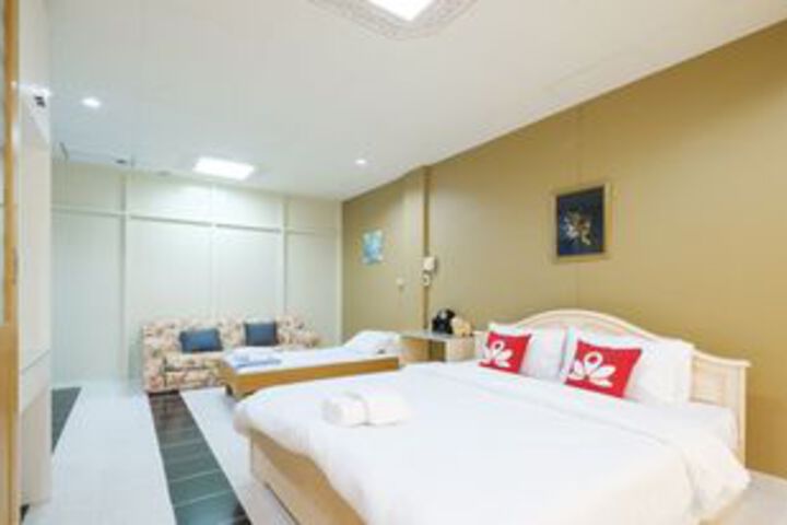 Room 13 of 31