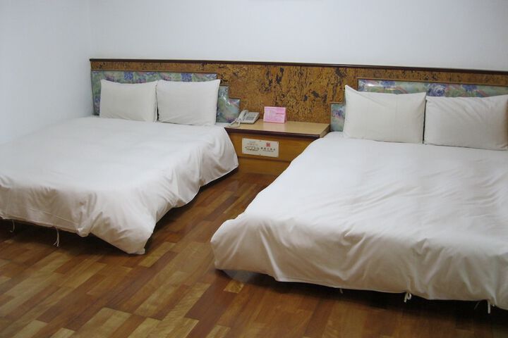 Room 14 of 36