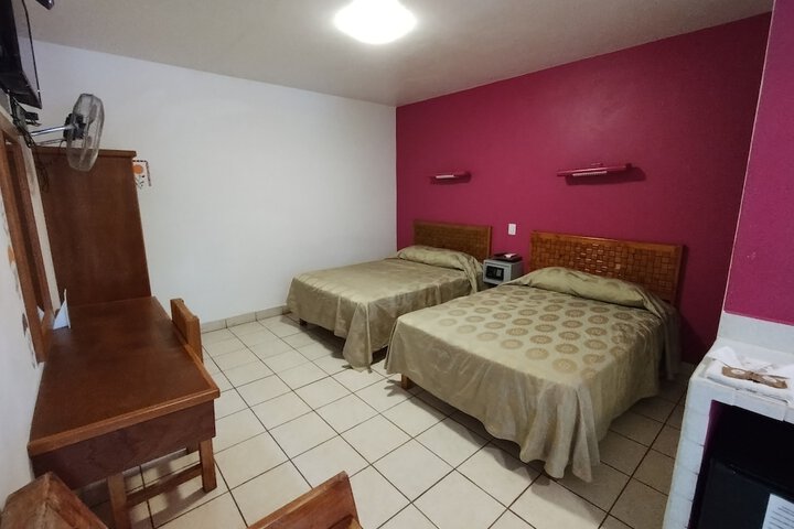 Room 7 of 32