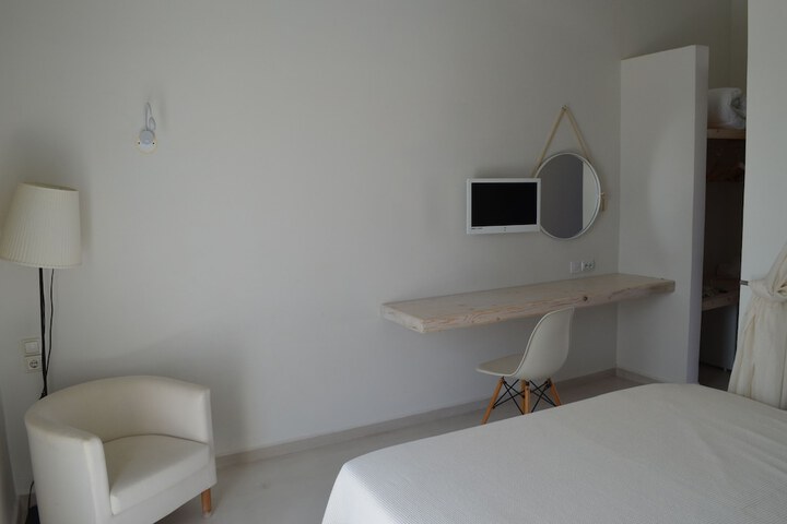 Room 6 of 47