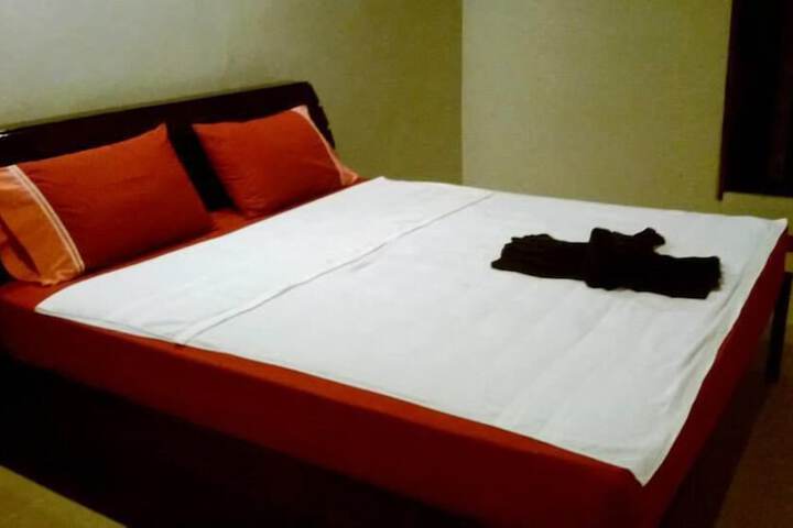 Room 6 of 35