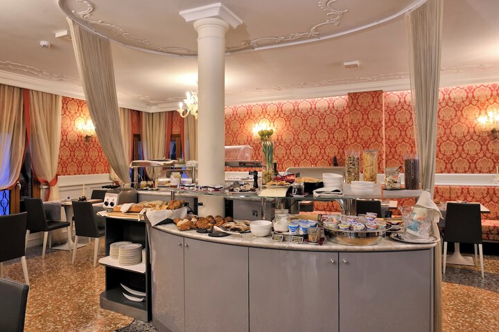 Breakfast/Coffee Service 19 of 34
