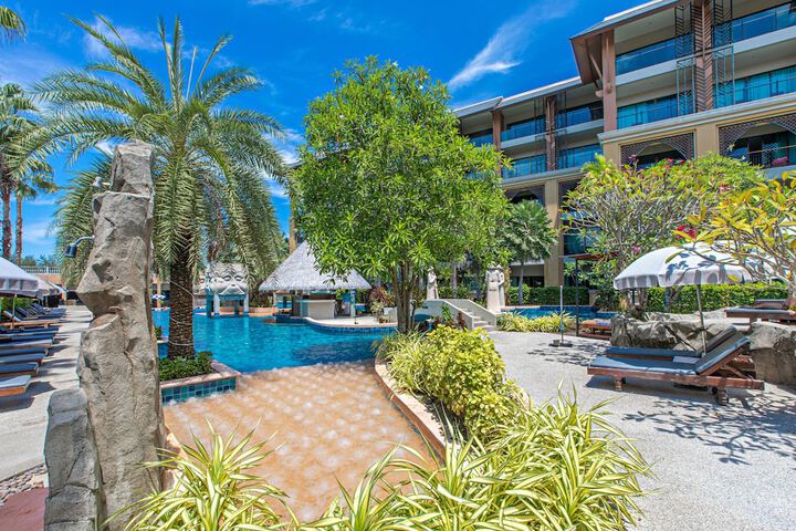 Pool Hotel