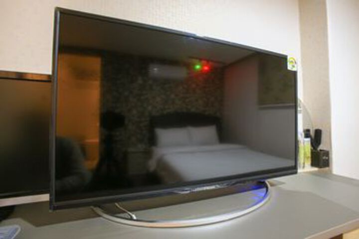 Room 32 of 37